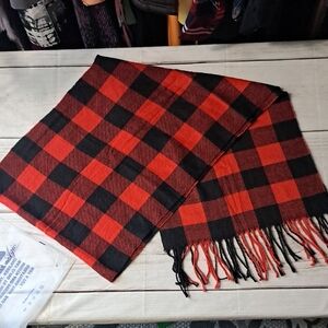 Wander Agio Red And Black Plaid Lightweight Soft Scarf